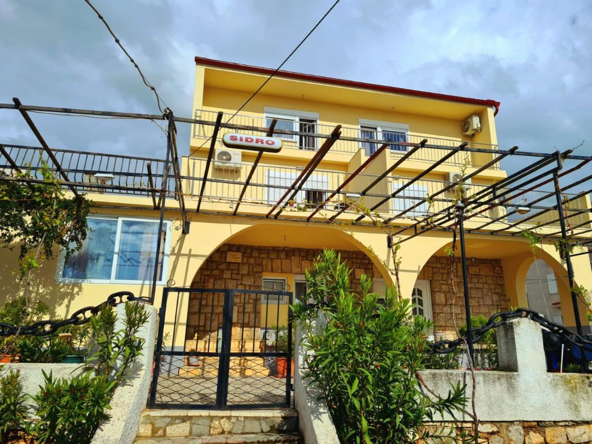 Apartmani Sidro Senj سينج المظهر الخارجي الصورة